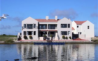 4 Bedroom House in Port Owen