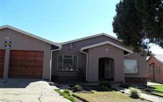 3 Bedroom House in Acaciaville
