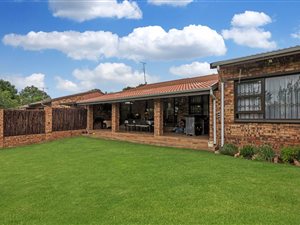 3 Bed Townhouse in Kelvin