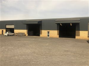 1100 m² Commercial space in Deal Party
