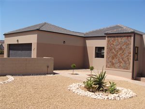 4 Bed House in Langebaan North