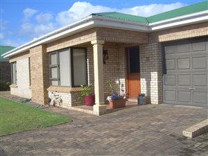 3 Bedroom Townhouse in Riversdale