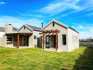 3 Bed House in Kelderhof Country Village