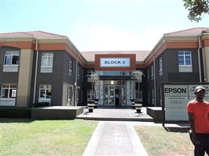 94 m² Commercial space in Fourways