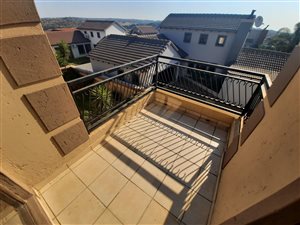 5 Bed House in Amberfield Manor