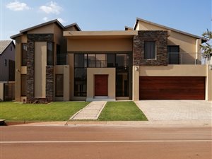 5 Bed House in The Hills