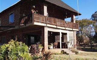 1100 m² Farm in Derdepoort