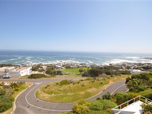 3 Bed Simplex in Camps Bay