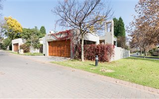 3 Bedroom House in Cedar Lakes