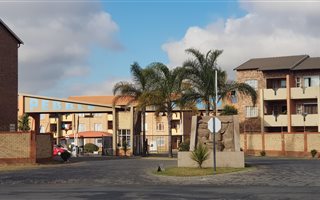 2 Bedroom Apartment in Comet