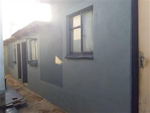 3 Bed House in Isiphetweni