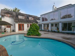 6 Bed House in Pinelands