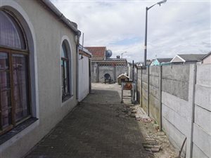 3 Bed House in Mitchells Plain Central