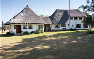 9.6 ha Farm with House in Walkerville