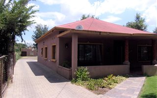 3 Bedroom House in Vereeniging Central