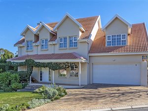 4 Bed House in Helderrand