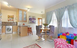 2 Bedroom Apartment in Parklands North