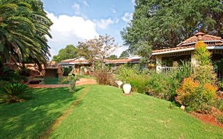 8 Bedroom House in Fairland