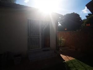 2 Bedroom Garden Cottage in Strubens Valley