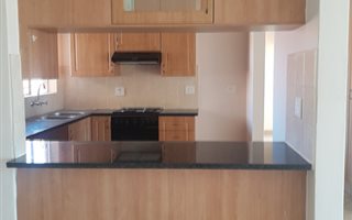 3 Bedroom Apartment in Hazeldean (Silverlakes Surroundings)