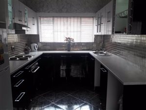 2 Bed Townhouse in Regents Park