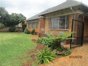 4 Bed House in Rhodesfield
