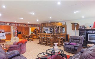 3 Bedroom House in Rooihuiskraal