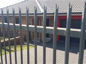 3 Bed Townhouse in Modelpark
