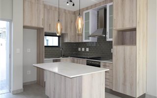 3 Bedroom Duplex in Parklands North