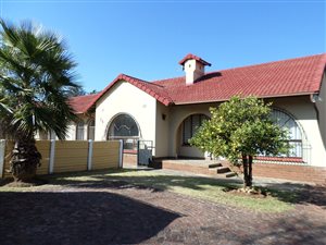 10 Bed House in Brackenhurst