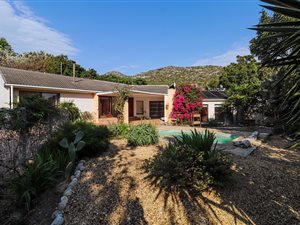 4 Bed House in Capri