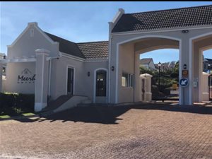 895 m² Land available in Meerhof Estate