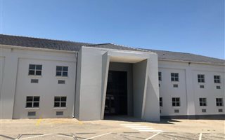 4677 m² Office Space in Halfway Gardens