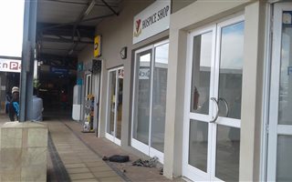 80 m² Commercial space in Kokstad