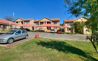 2 Bedroom Townhouse in Meredale