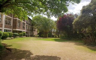 4 Bedroom Simplex in St Andrews