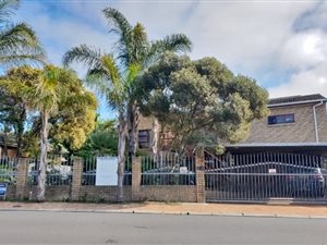 5 Bed House in Oakglen