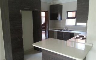 2 Bedroom Apartment in Ravenswood