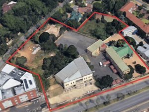 1.4 ha Land available in Northcliff