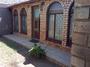2 Bed House in Naledi