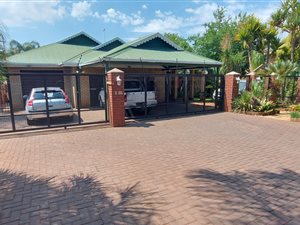 5 Bed House in Ninapark