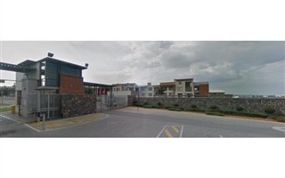3 Bedroom Apartment in Midridge Park