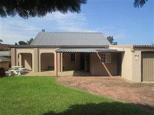 3 Bedroom House in Shakaskraal