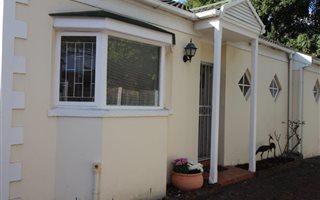 2 Bedroom House in Wynberg