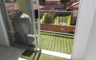 2 Bedroom House in Rooihuiskraal North