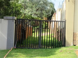 808 m² Land available in Waterkloof Glen