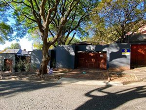 3 Bed House in Kensington