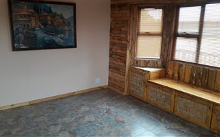 2 Bedroom Garden Cottage in Rowallan Park and surrounds