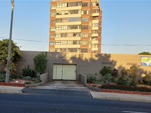 2 Bed Apartment in Amanzimtoti