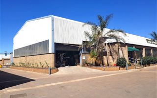 1000 m² Industrial space in Spartan